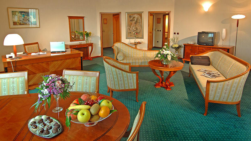 Aleksandar Palace Hotel Congress Center & Spa Скопье Экстерьер фото